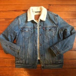 Men's Levi's Denim Sherpa jacket, new condition!